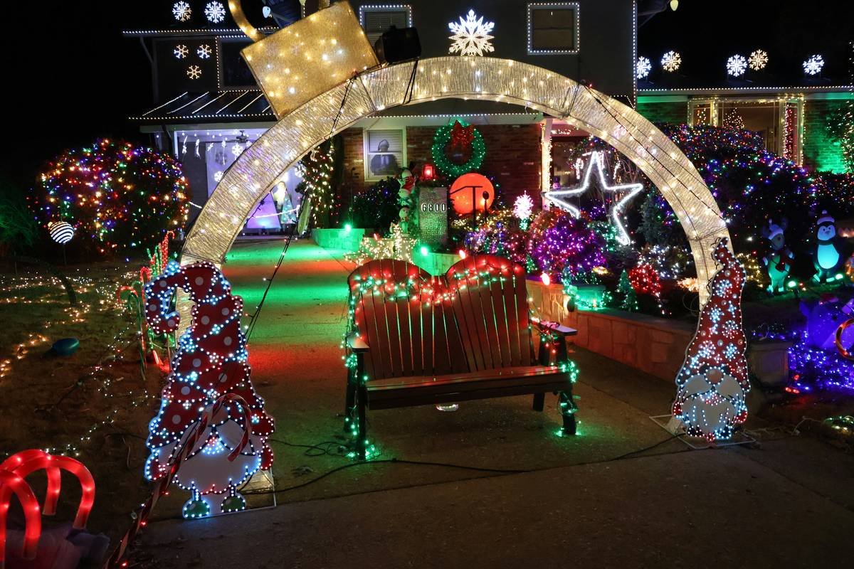 10 Game-Changing Ideas for Large Outdoor Seasonal Decor That Actually Survive Wind, Rain & Neighbor Side-Eye